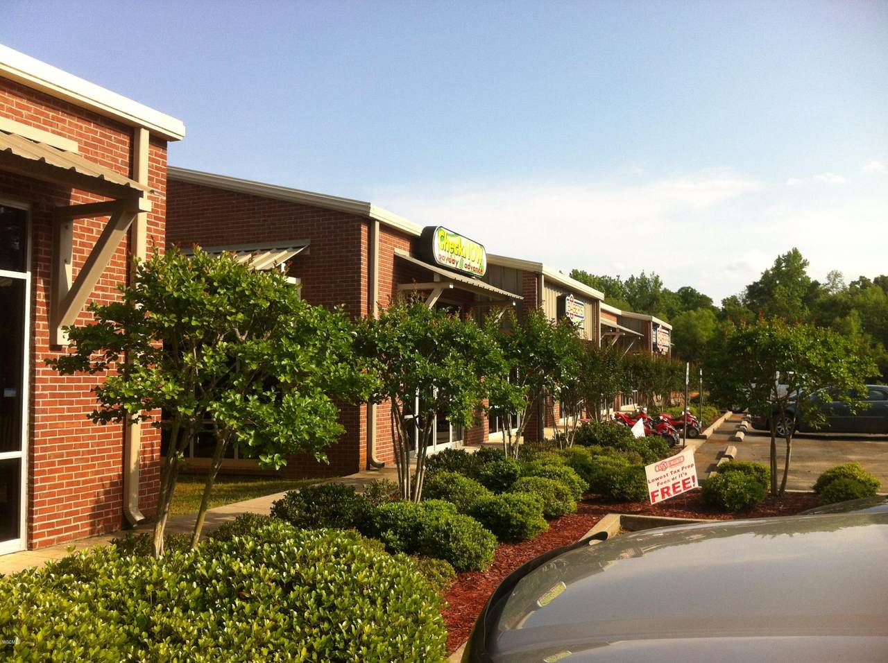 442 Winter Street - Photo 1