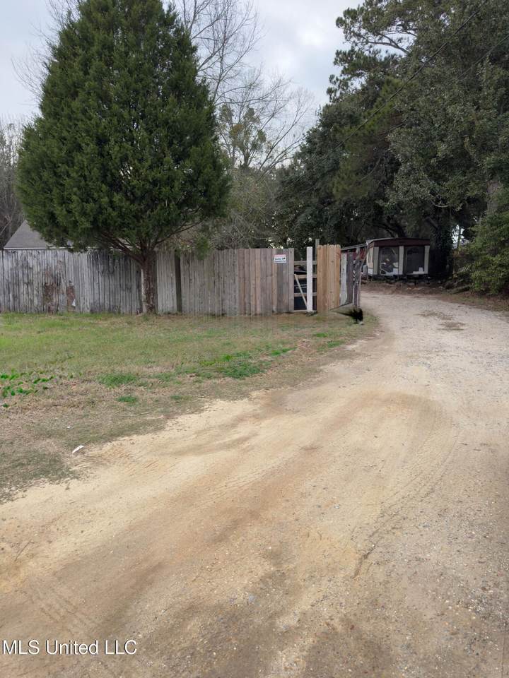 11503 Lamey Bridge Road - Photo 1