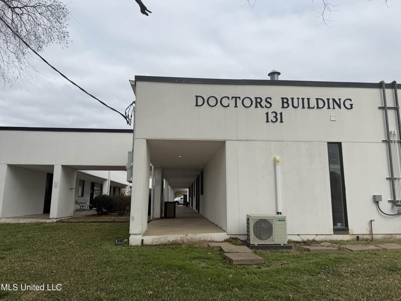 131 Jefferson Davis Boulevard - Photo 1