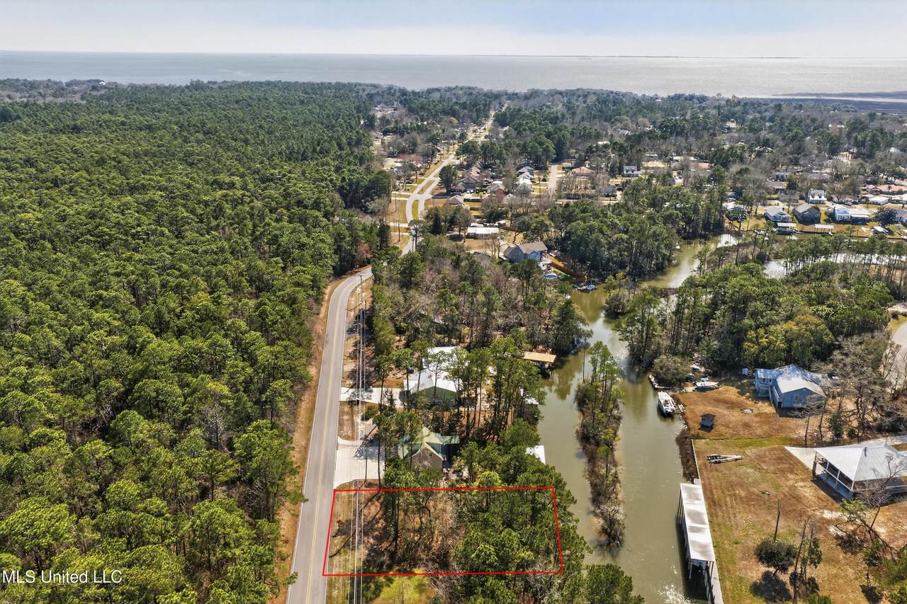 00 Dolphin Drive - Photo 1