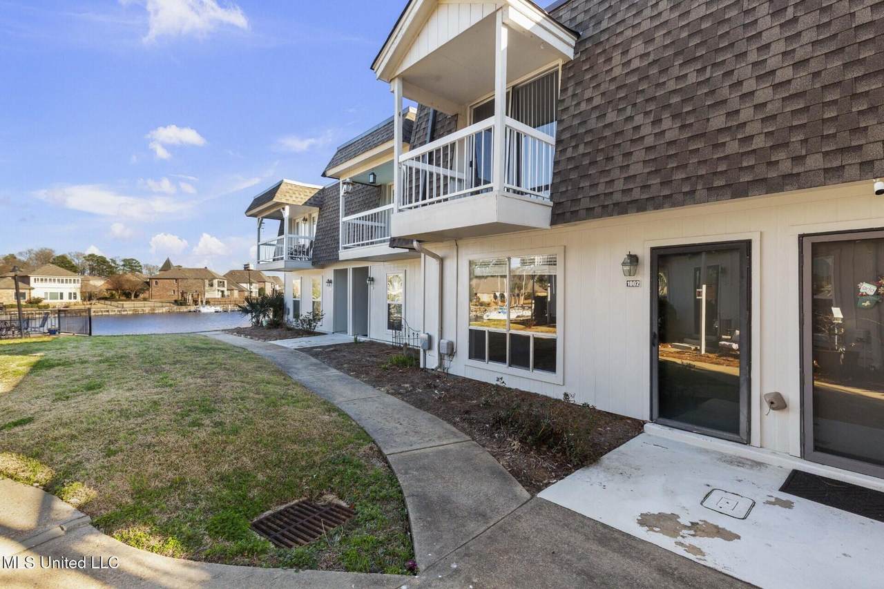 550 Post Road - Photo 1