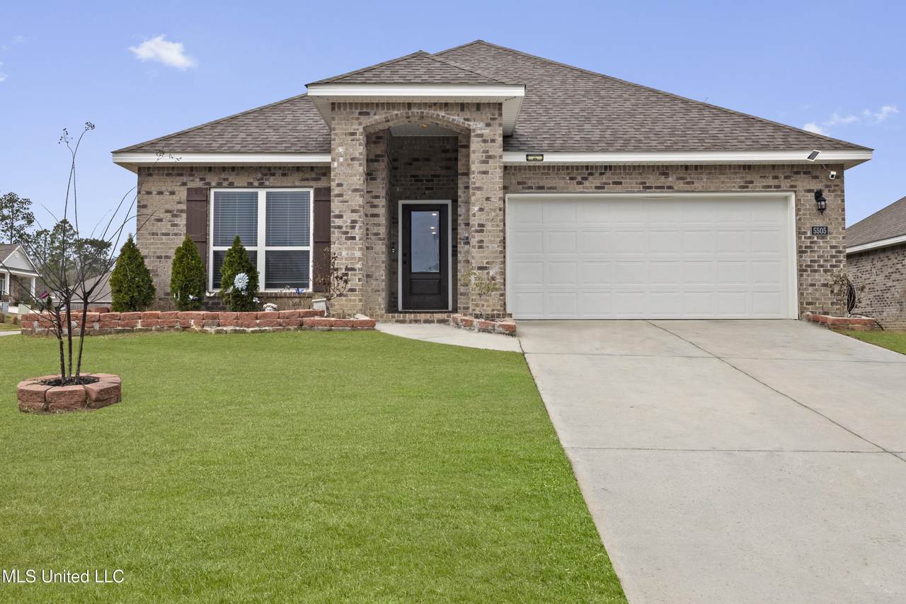 5505 Leeds Lane - Photo 1