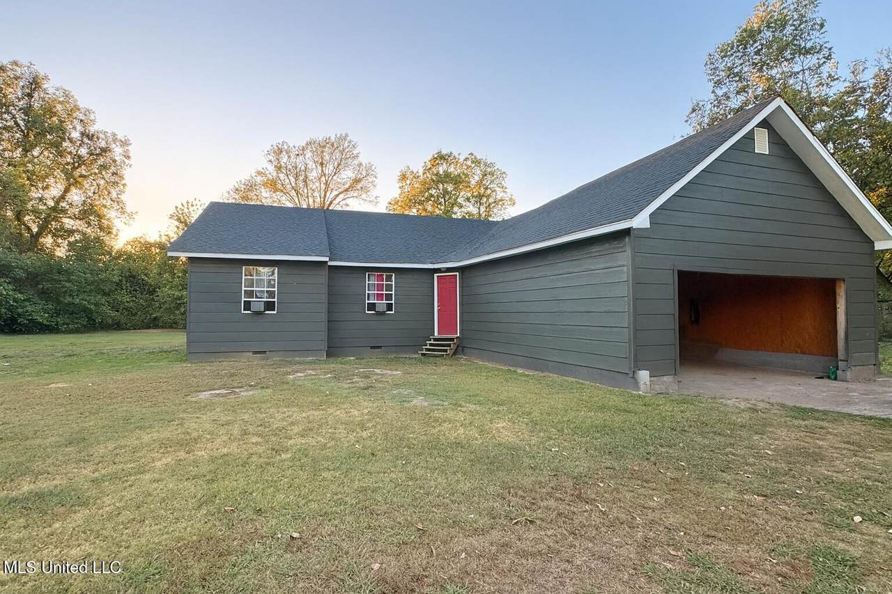 464 Walnut Street - Photo 1