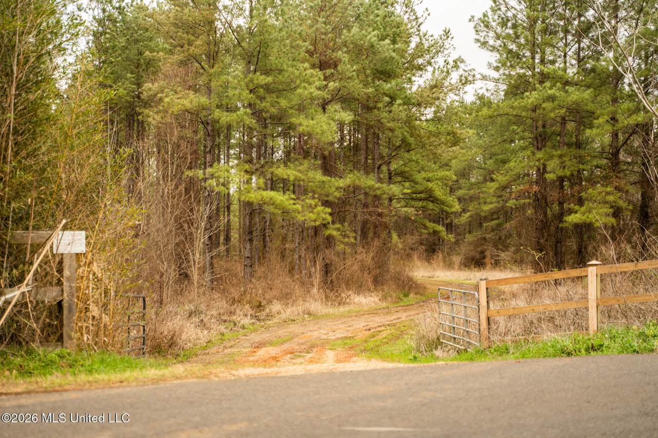 https://bt-photos.global.ssl.fastly.net/united/1280_boomver_1_4141014-2.jpg