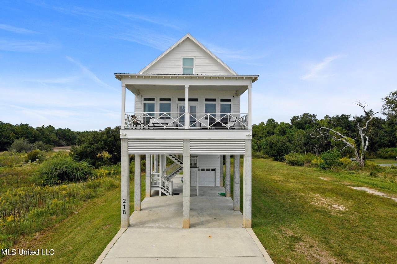 218 Beach Boulevard - Photo 1