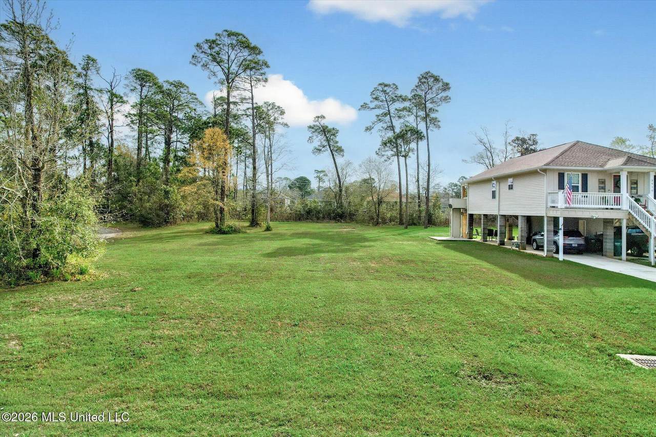 3914 Oak Avenue - Photo 1