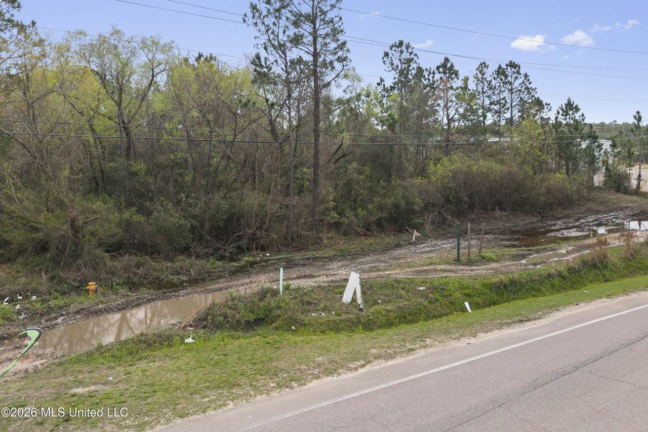 9252 Canal Road - Photo 1