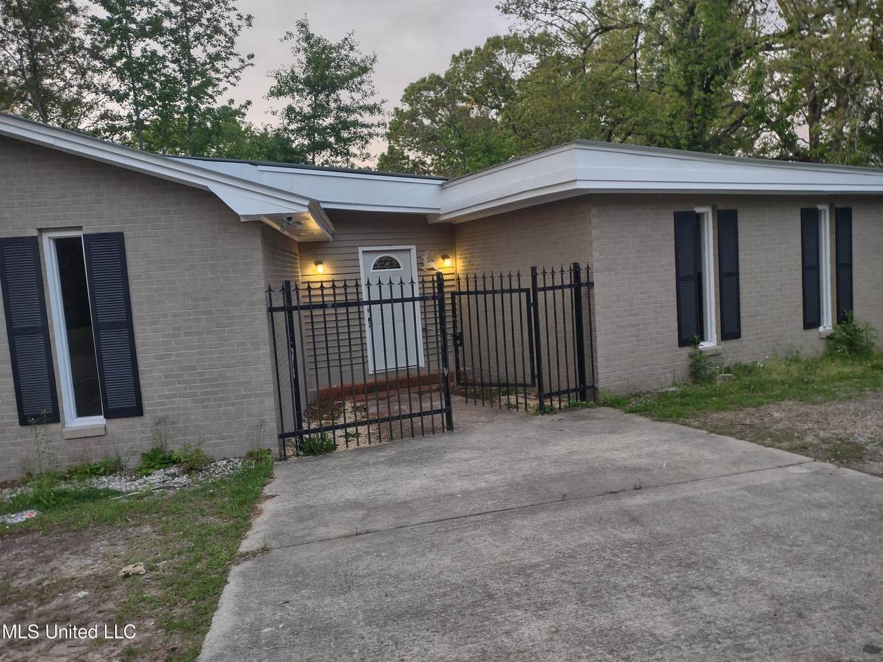 9209 Morgan Road - Photo 1