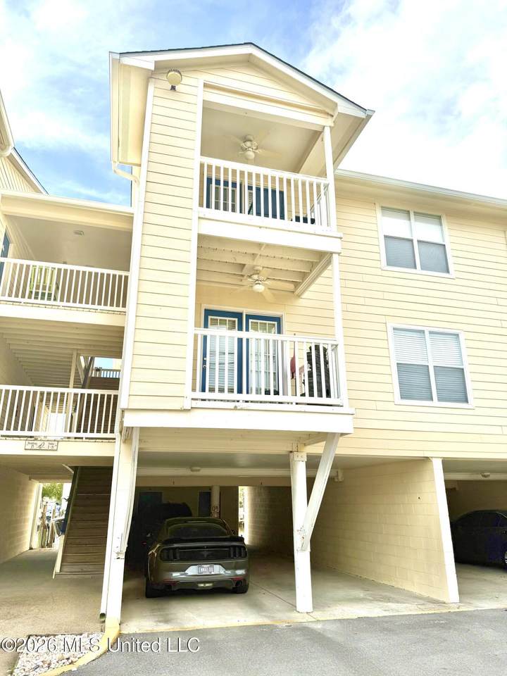 2421 Beachview Drive - Photo 1