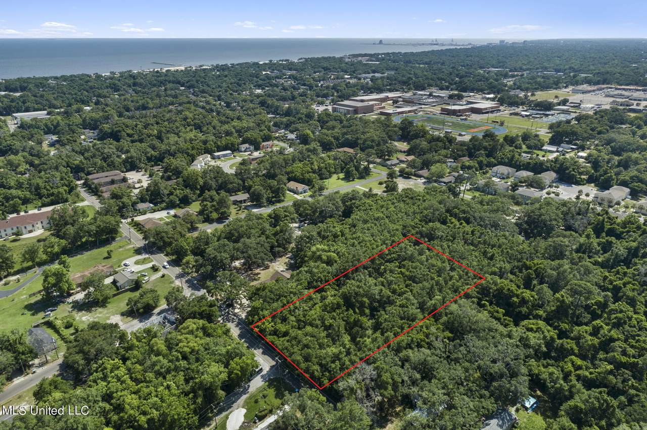649 Tegarden Road - Photo 1