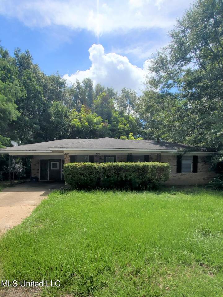 134 James Drive - Photo 1
