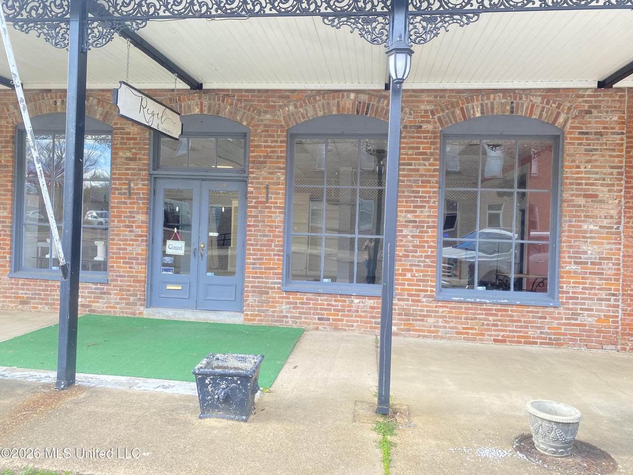 150 College Avenue - Photo 1
