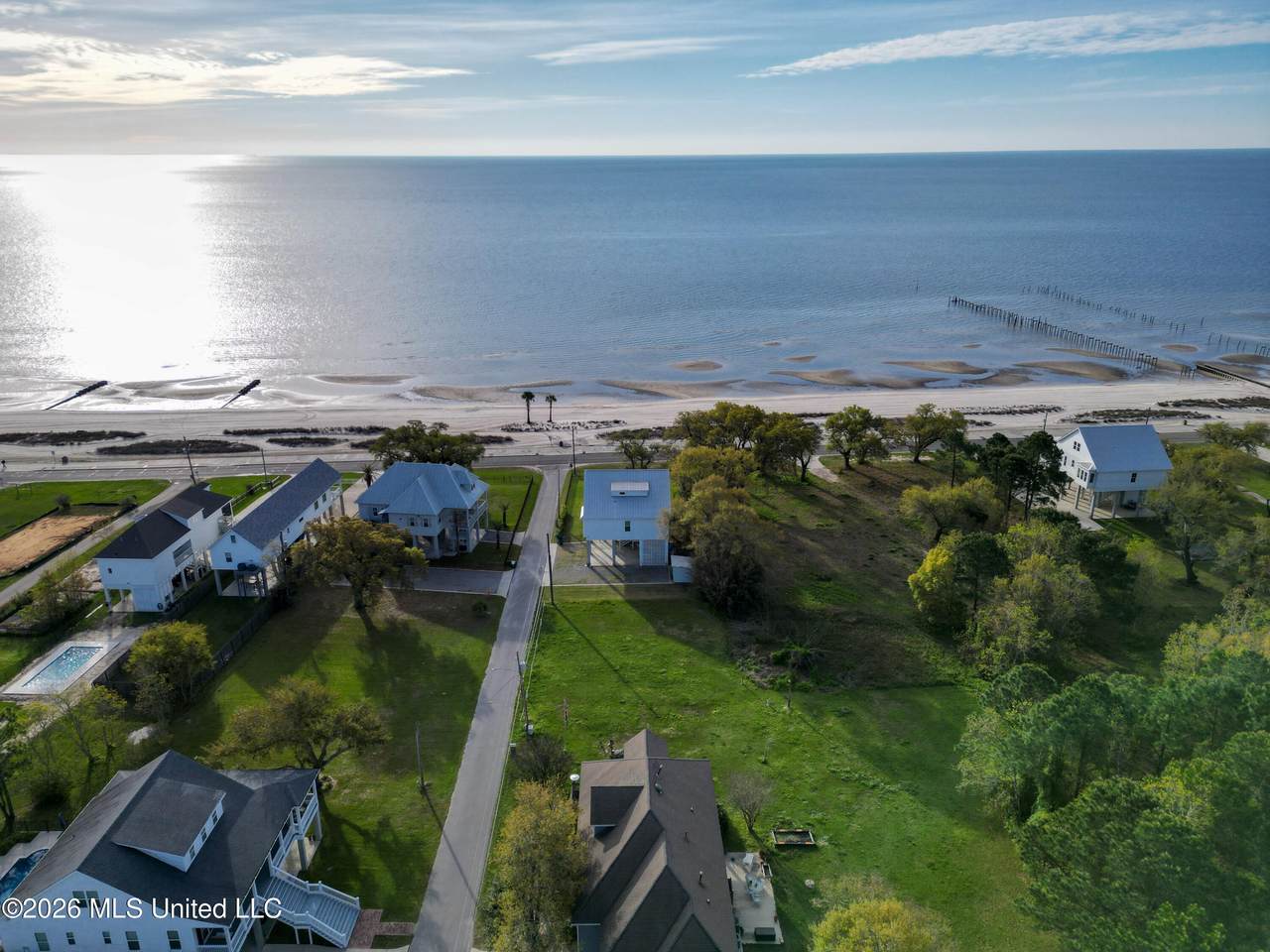 115 Favre Street - Photo 1