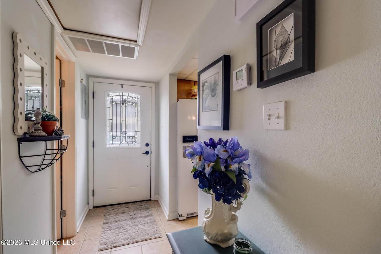 https://bt-photos.global.ssl.fastly.net/united/1280_boomver_1_4143153-2.jpg