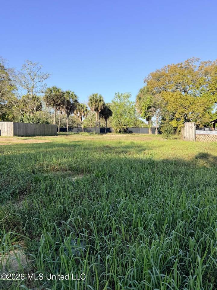 367 Forrest Avenue - Photo 1