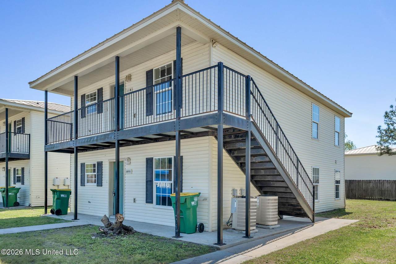 14919 Masterson Avenue - Photo 1