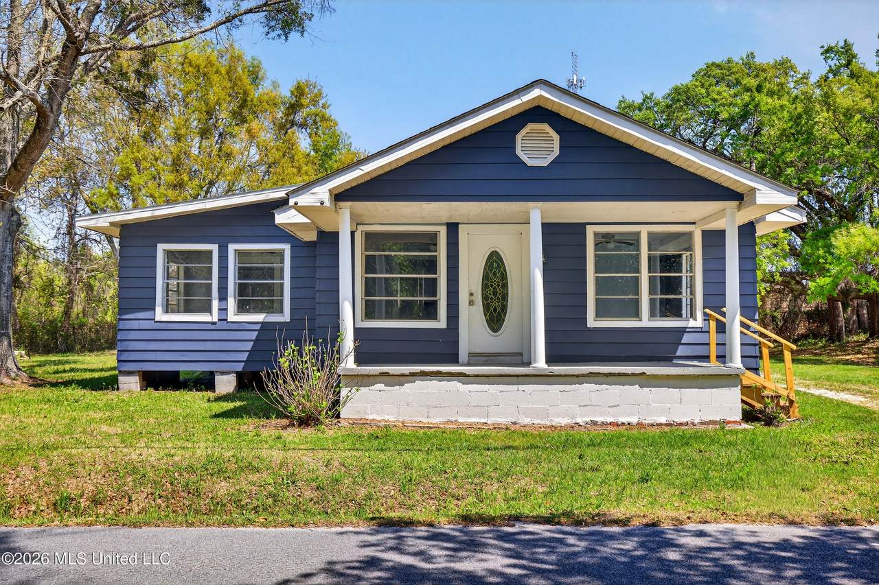 612 Wright Avenue - Photo 1
