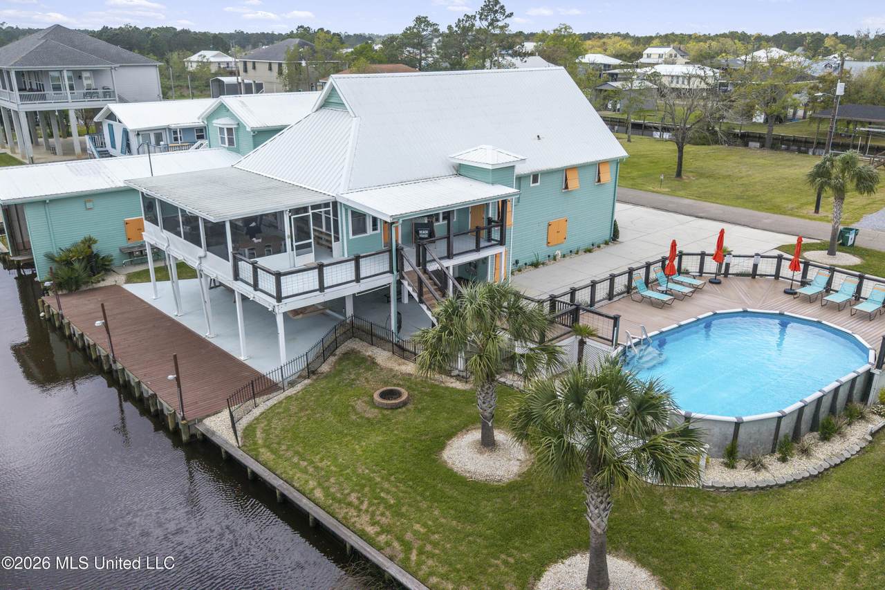 842 Deer Drive - Photo 1
