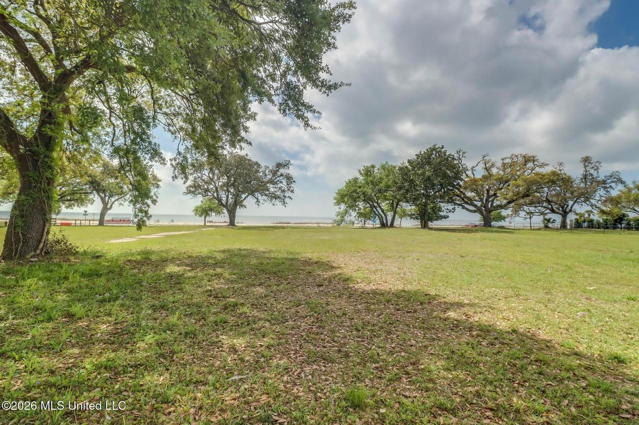660 Beach Boulevard - Photo 1