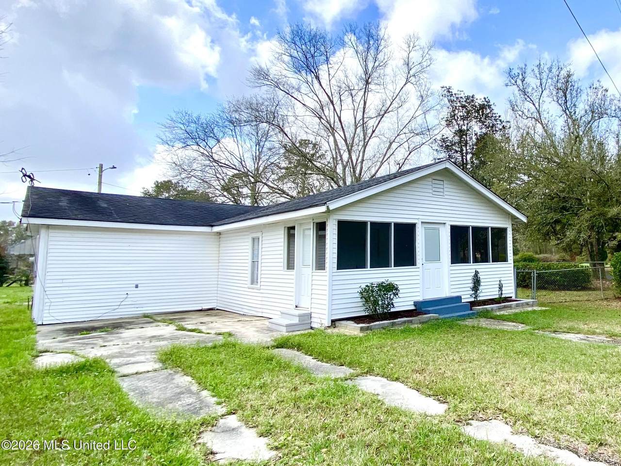 149 Grover Barrett Road - Photo 1
