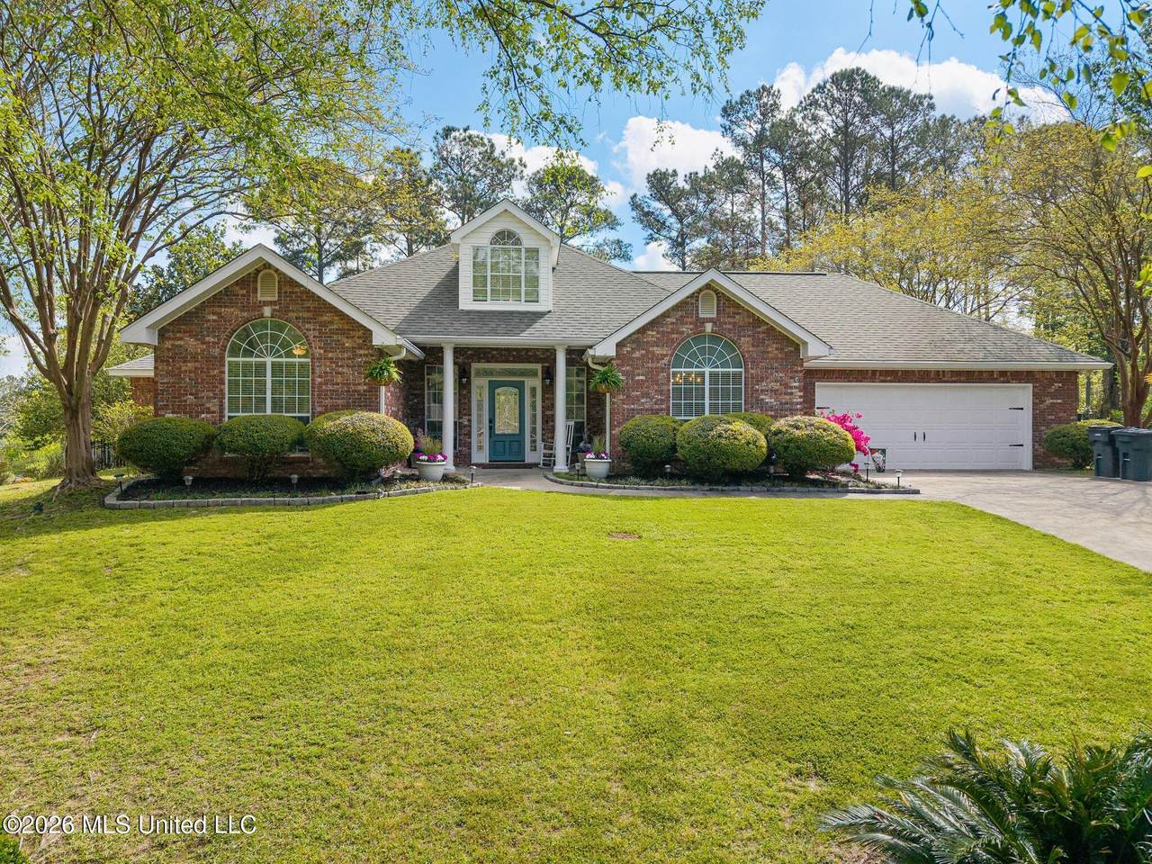 48 Greenleaf Drive - Photo 1
