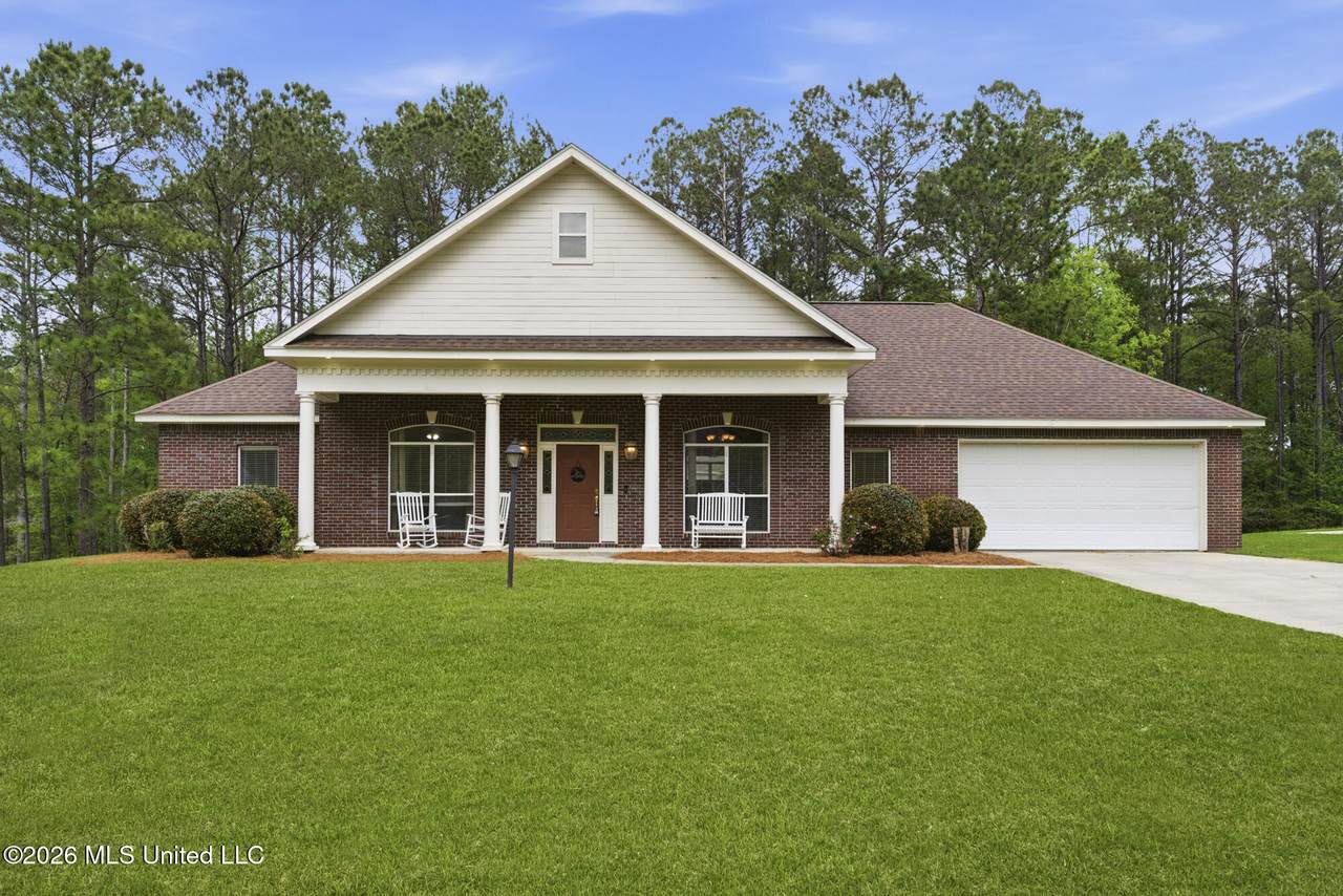 210 Whistlers Way - Photo 1
