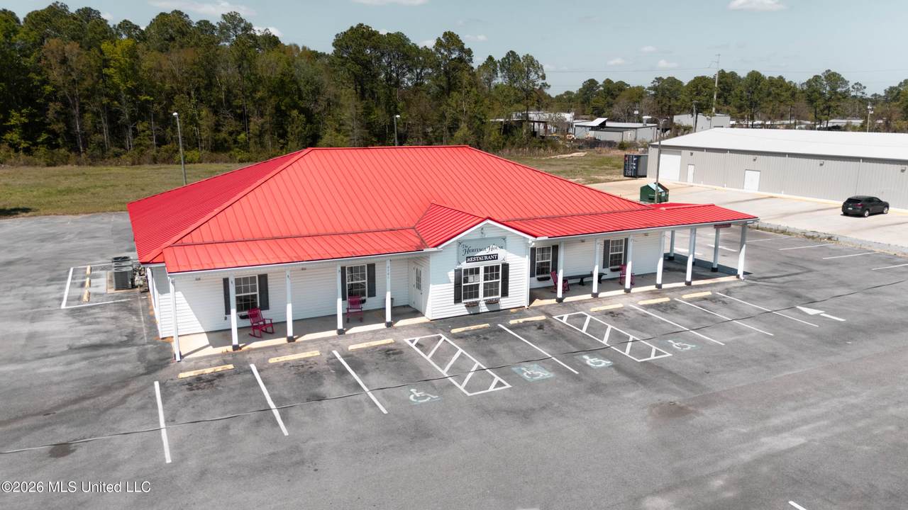 6501 Highway 90 - Photo 1