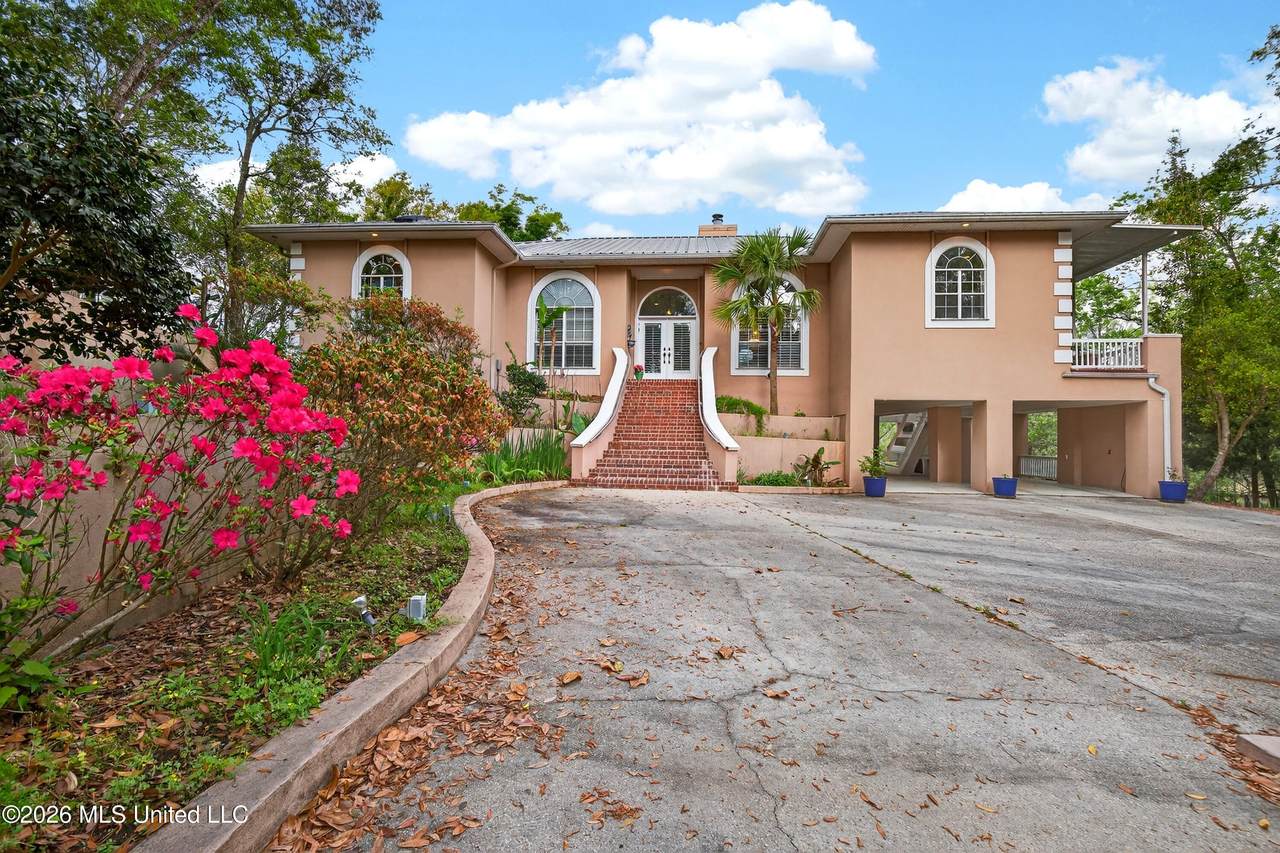 10418 Malahini Place - Photo 1
