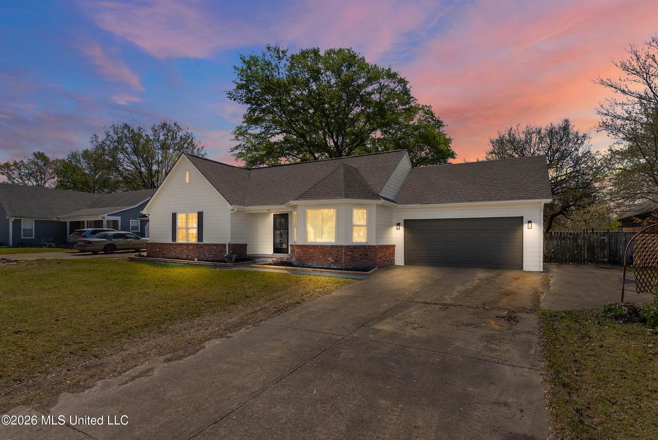 915 Birchfield Place - Photo 1