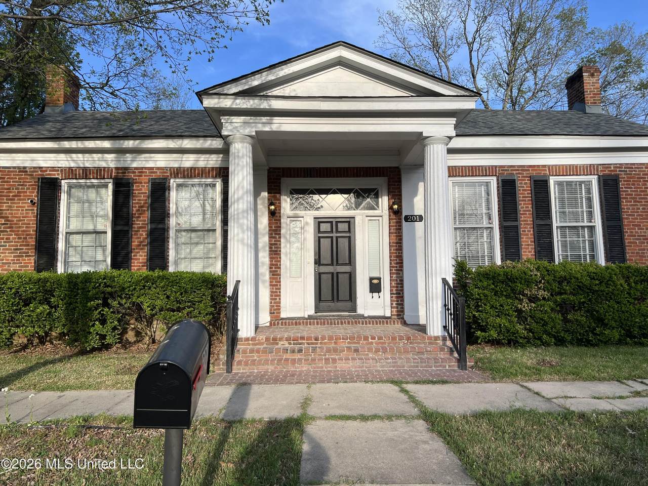 201 Center Street - Photo 1