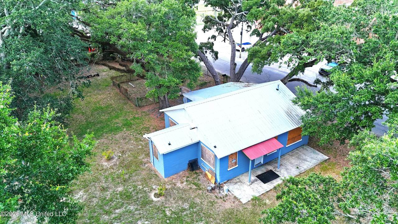 2817 Broadmoor Place - Photo 1