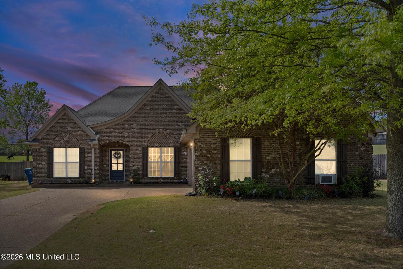 695 Robertson Way - Photo 1