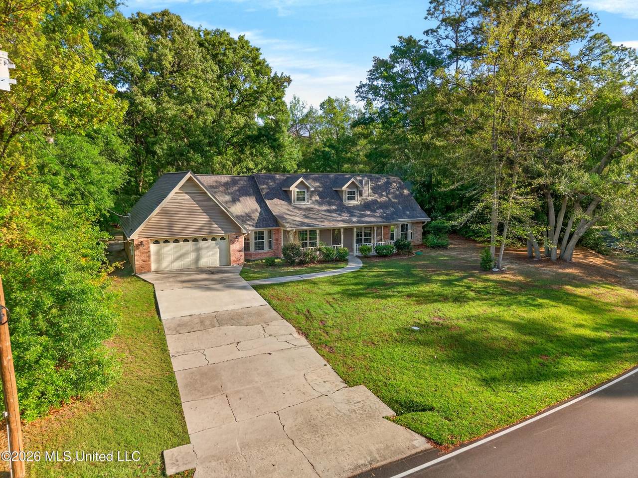 508 Lakeshore Drive - Photo 1