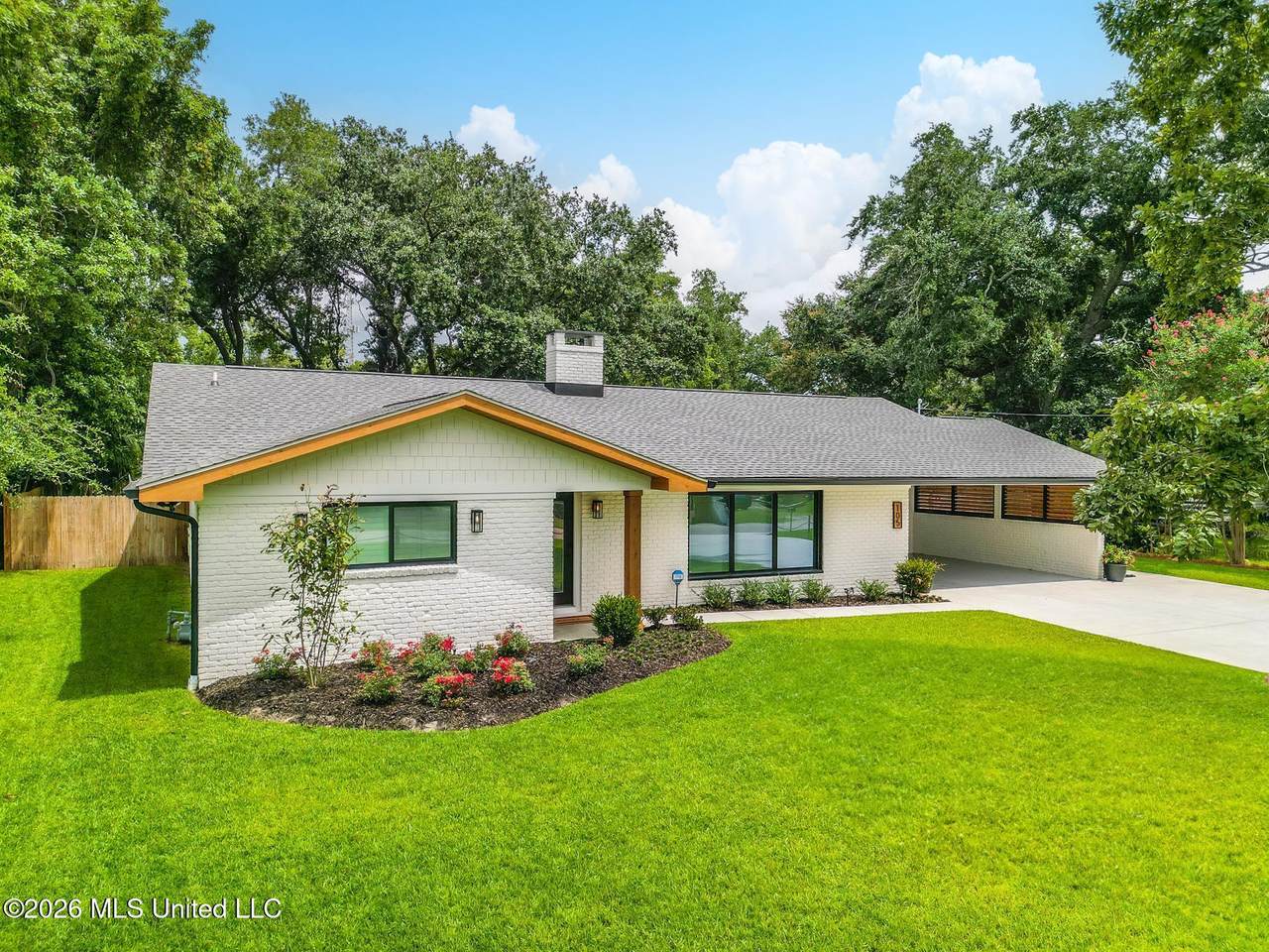 105 Sea Pine Street - Photo 1