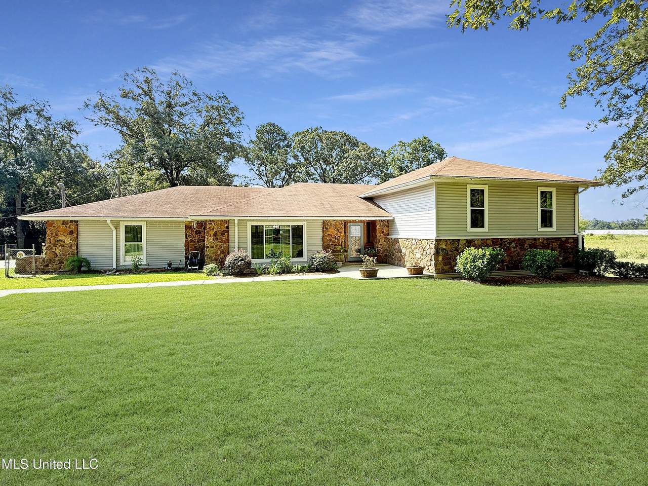 587 Shivers Road - Photo 1