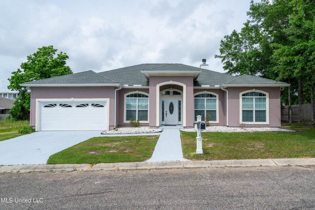 24 Pelican Cove Lane - Photo 1