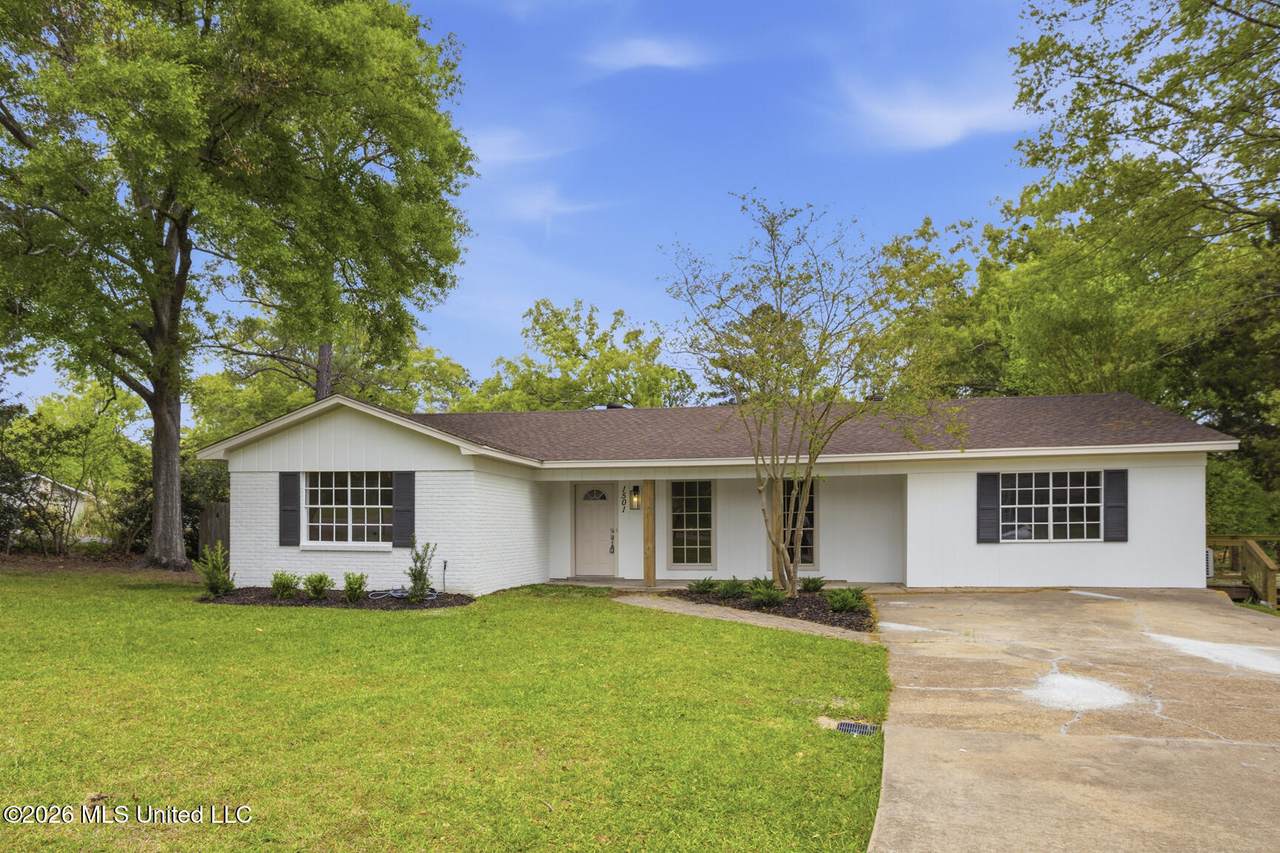1501 Arlington Street - Photo 1
