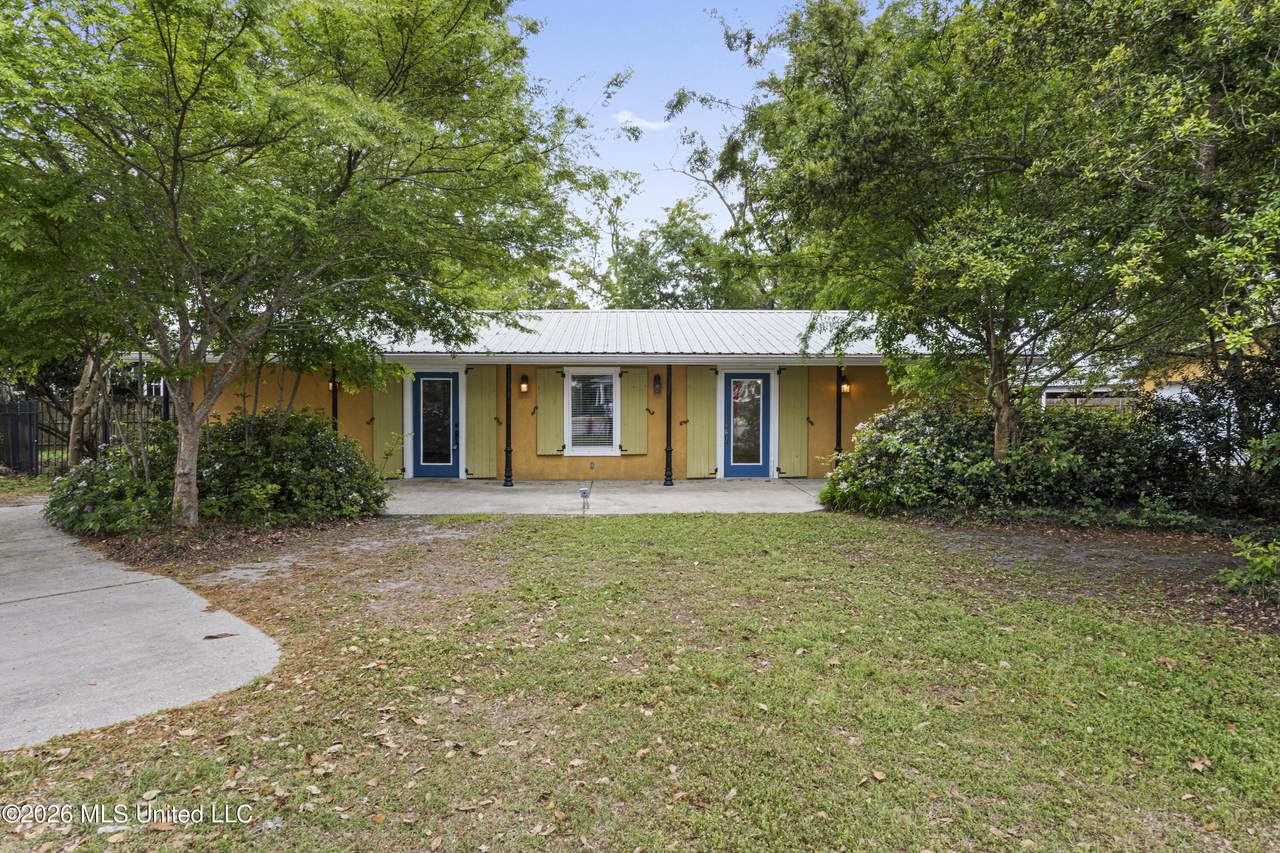 264 Washington Street - Photo 1