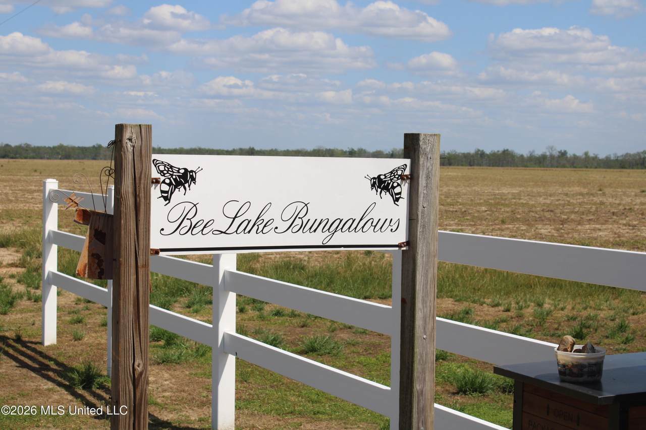 https://bt-photos.global.ssl.fastly.net/united/1280_boomver_1_4145542-2.jpg