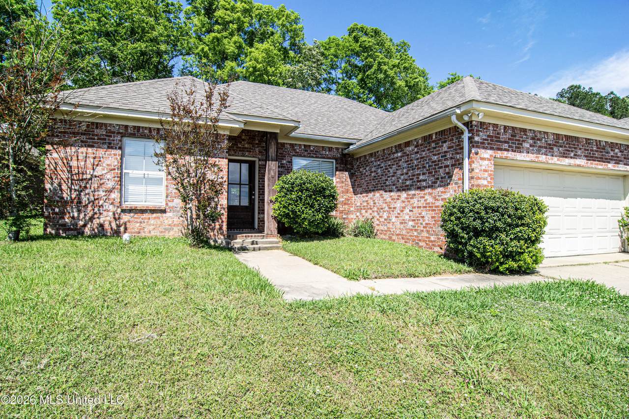 441 Silver Drive - Photo 1