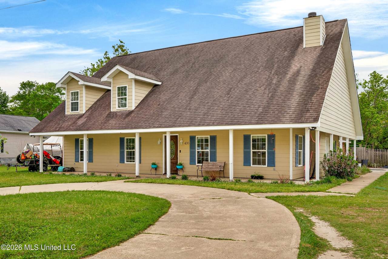 430 Gladstone Street - Photo 1