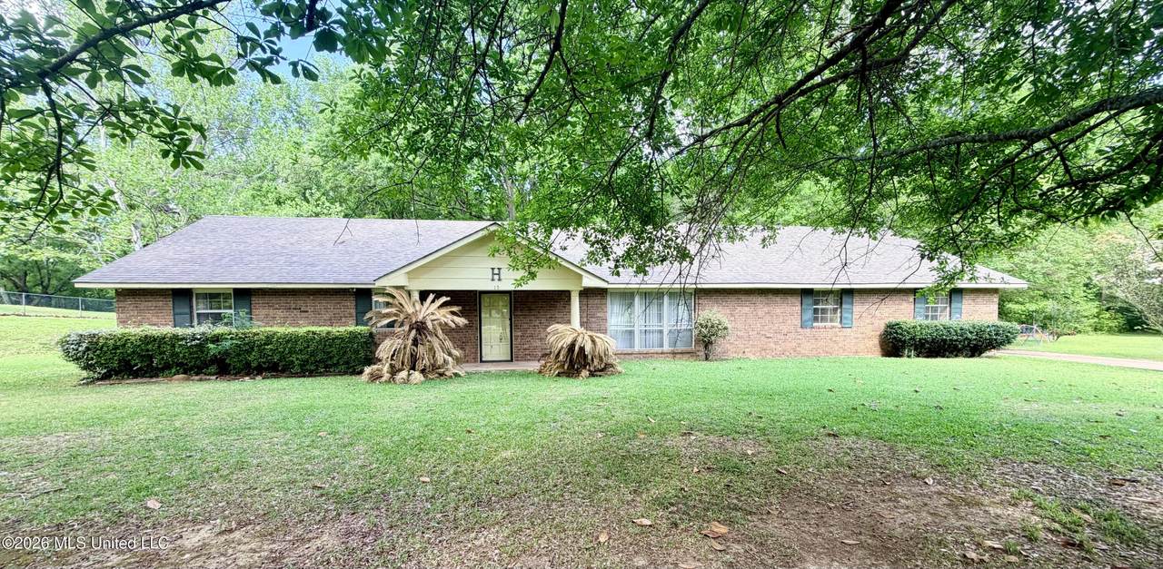15 Greenfield Drive - Photo 1