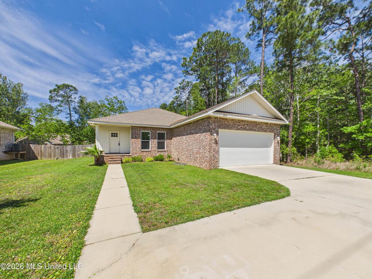 1925 Beachview Drive - Photo 1