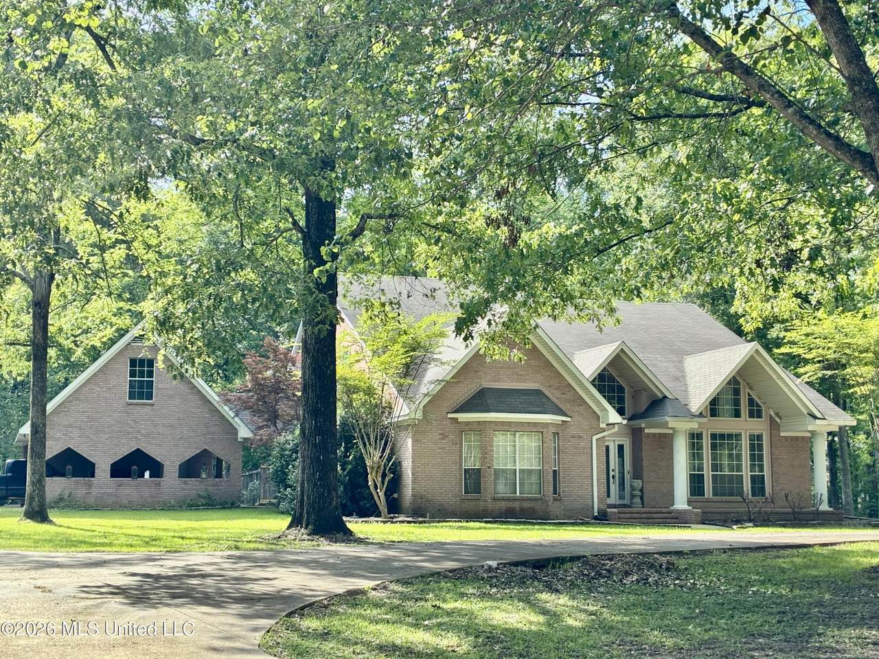 621 Springlake Circle - Photo 1