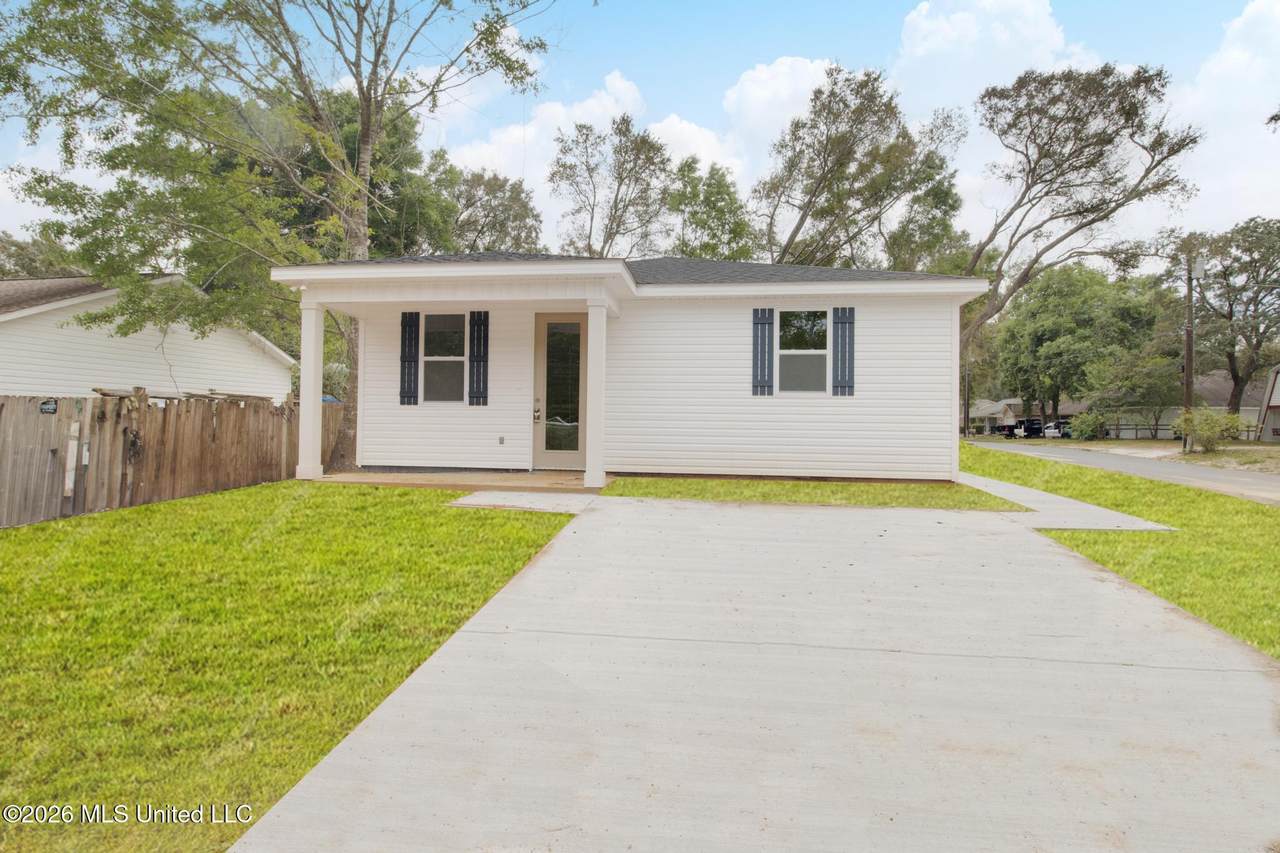 8713 Barnacle Boulevard - Photo 1