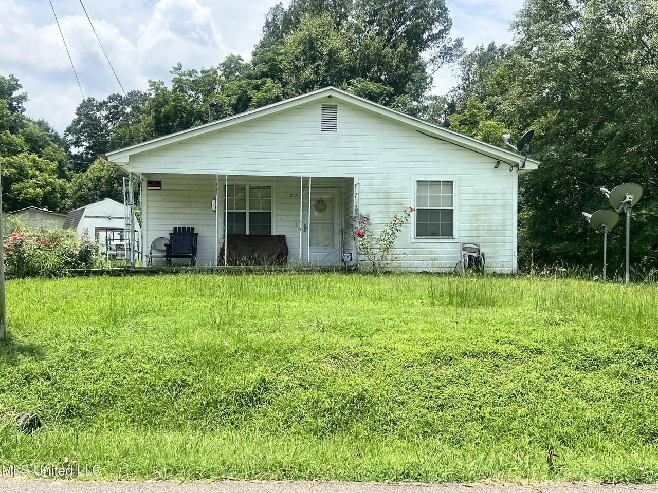 712 Cemetery Road - Photo 1