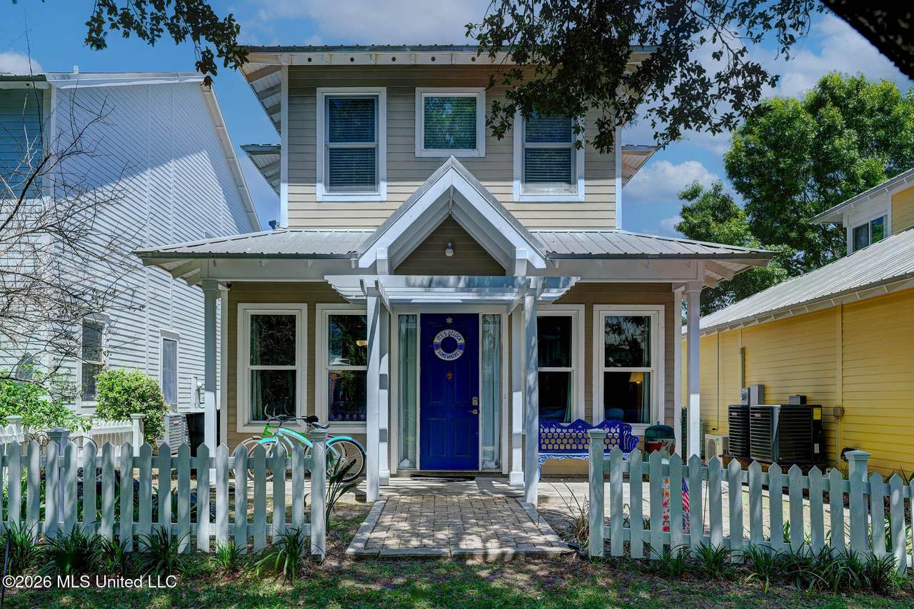 17 Chapel Hill Road - Photo 1