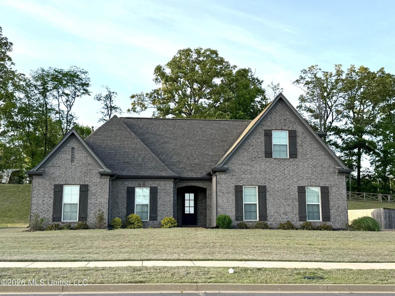 668 Millers Way - Photo 1