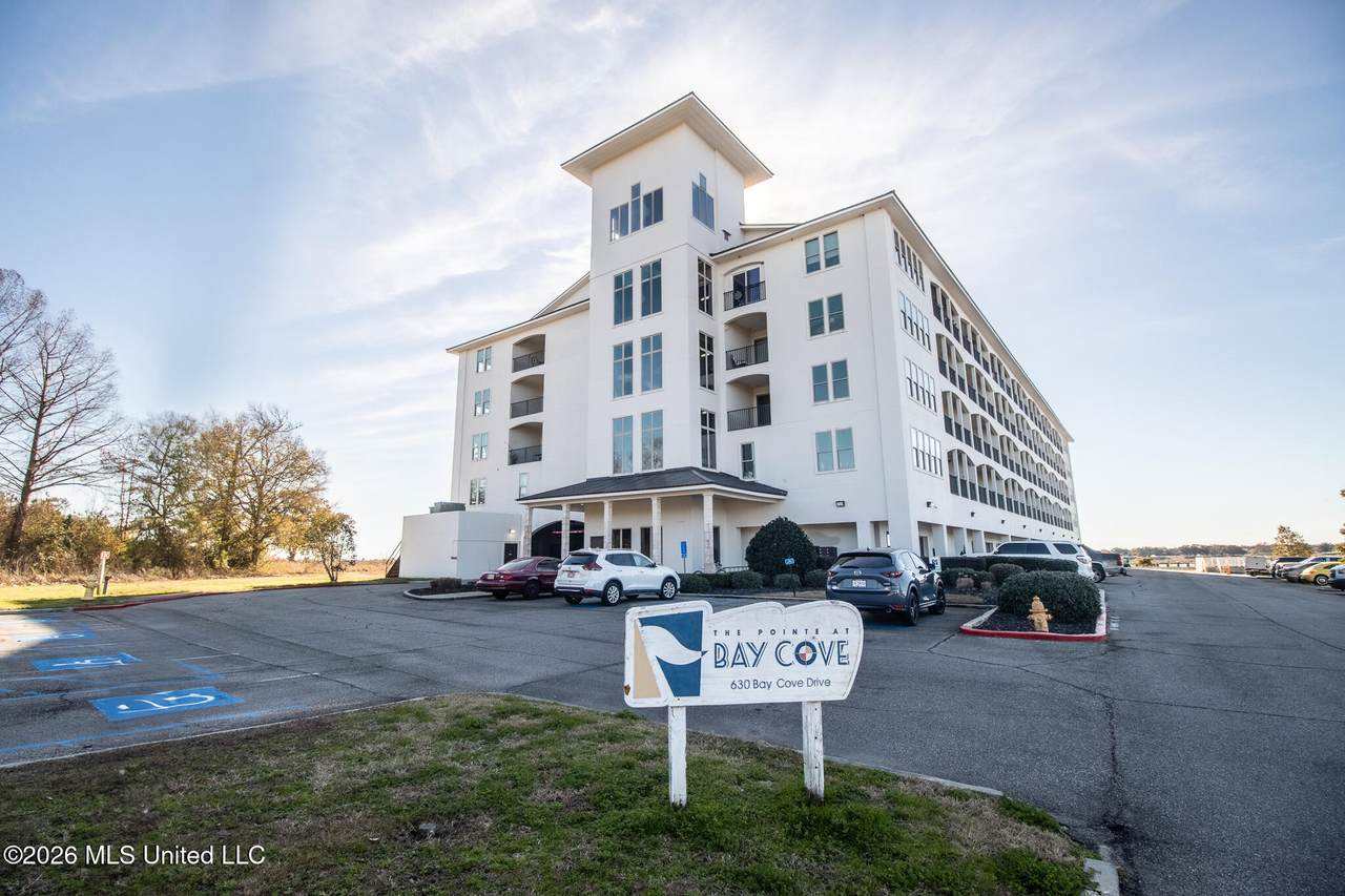 630 Bay Cove Drive - Photo 1