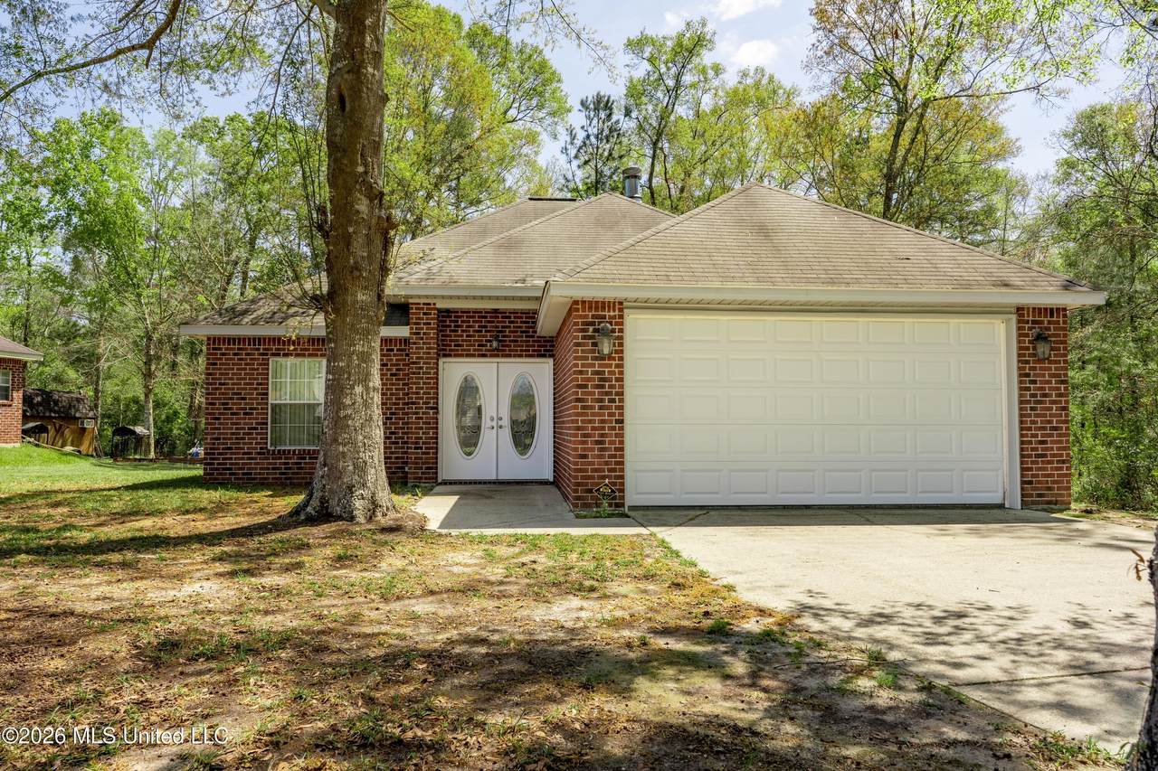 27 Maroon Drive - Photo 1